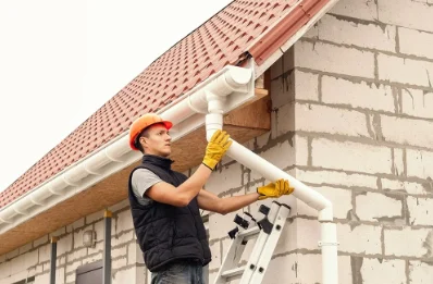 Pose et remplacement de gouttières à Bief-des-Maisons
